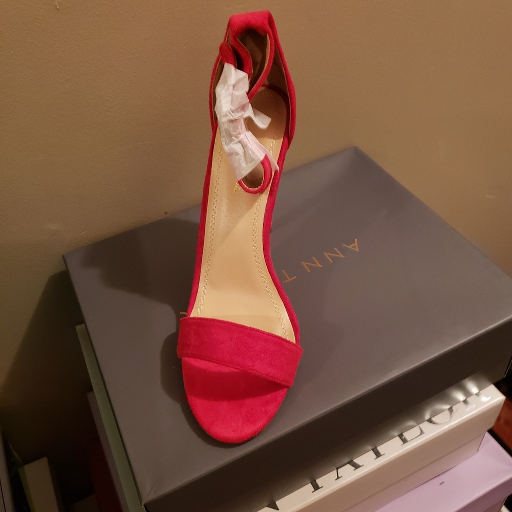 HEELS